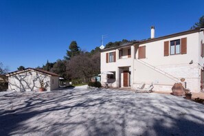 Exterior - A05 - Massignano, two room apartment in the countryside 3 (Ancona)