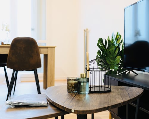 Bella Luna III: Elegant Apartment 3CHB/2SDB-Balcony-Free Parking-Qua/Price