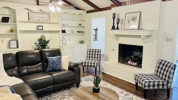 Smart-TV, Kamin, Netflix, Hulu