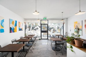 レストラン
