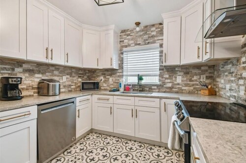 Near Beaches Entire Home 4 Bedroom 