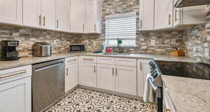 Near Beaches Entire Home 4 Bedroom