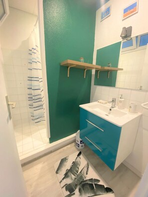 Hair dryer - Combrit, nice duplex with heated pool, tennis court and beach on foot (COMBRIT)