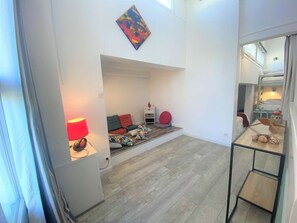 2 bedrooms, free WiFi