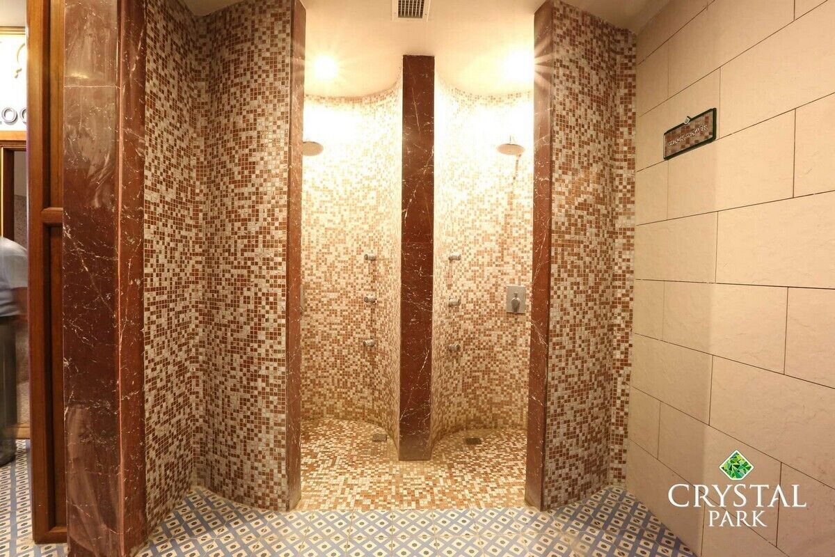 FULLY DELUXE CENTRAL HOLIDAY SUITE