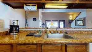 冰箱、微波炉、烤箱、炉灶