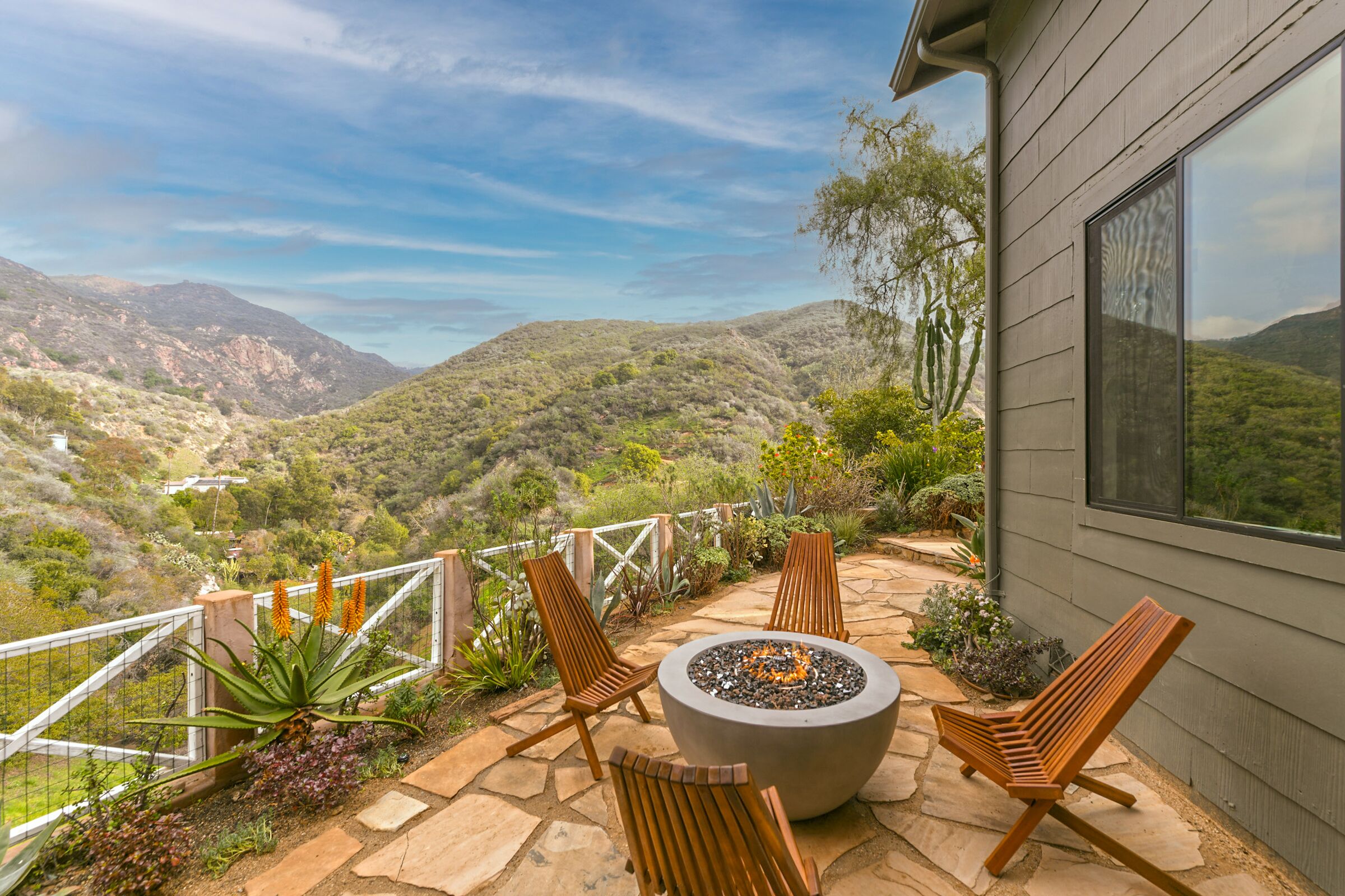 2 Houses Malibu Luxury Retreat, Ocean + Mtn Views