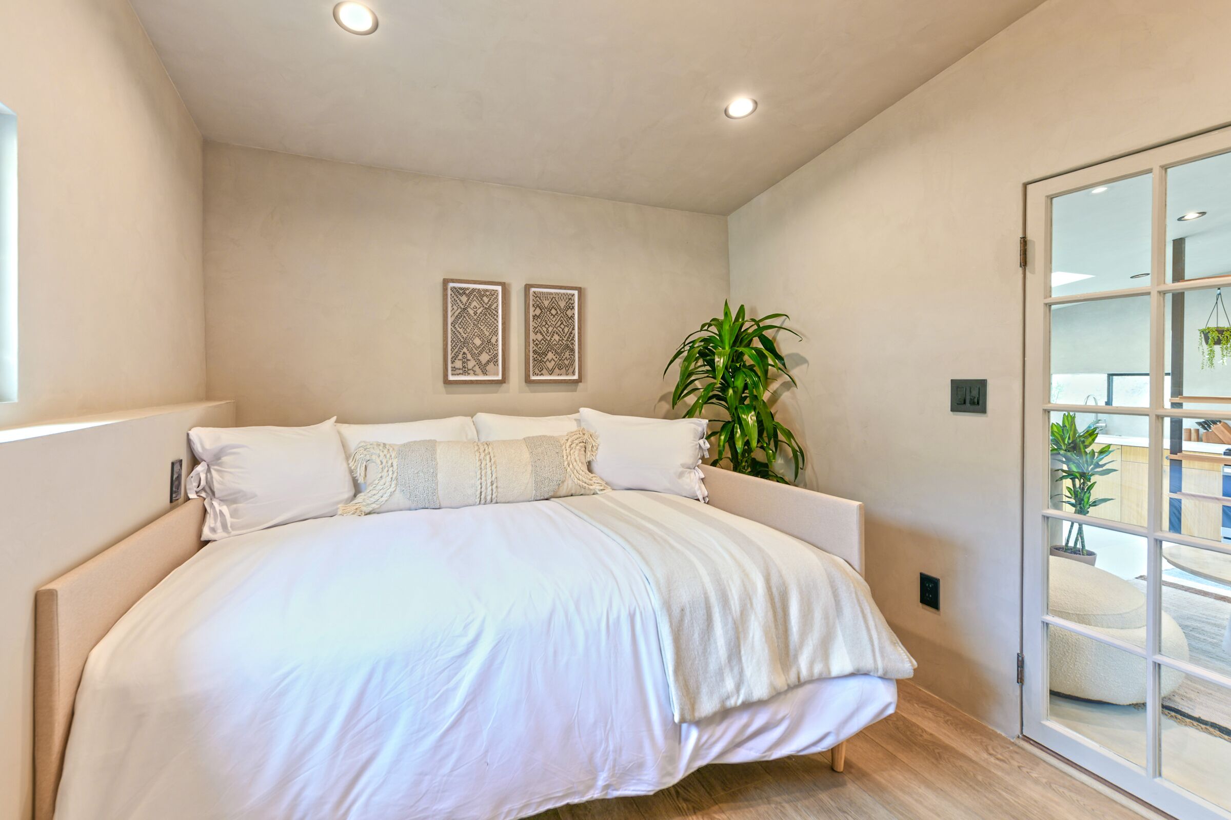 2 Houses Malibu Luxury Retreat, Ocean + Mtn Views