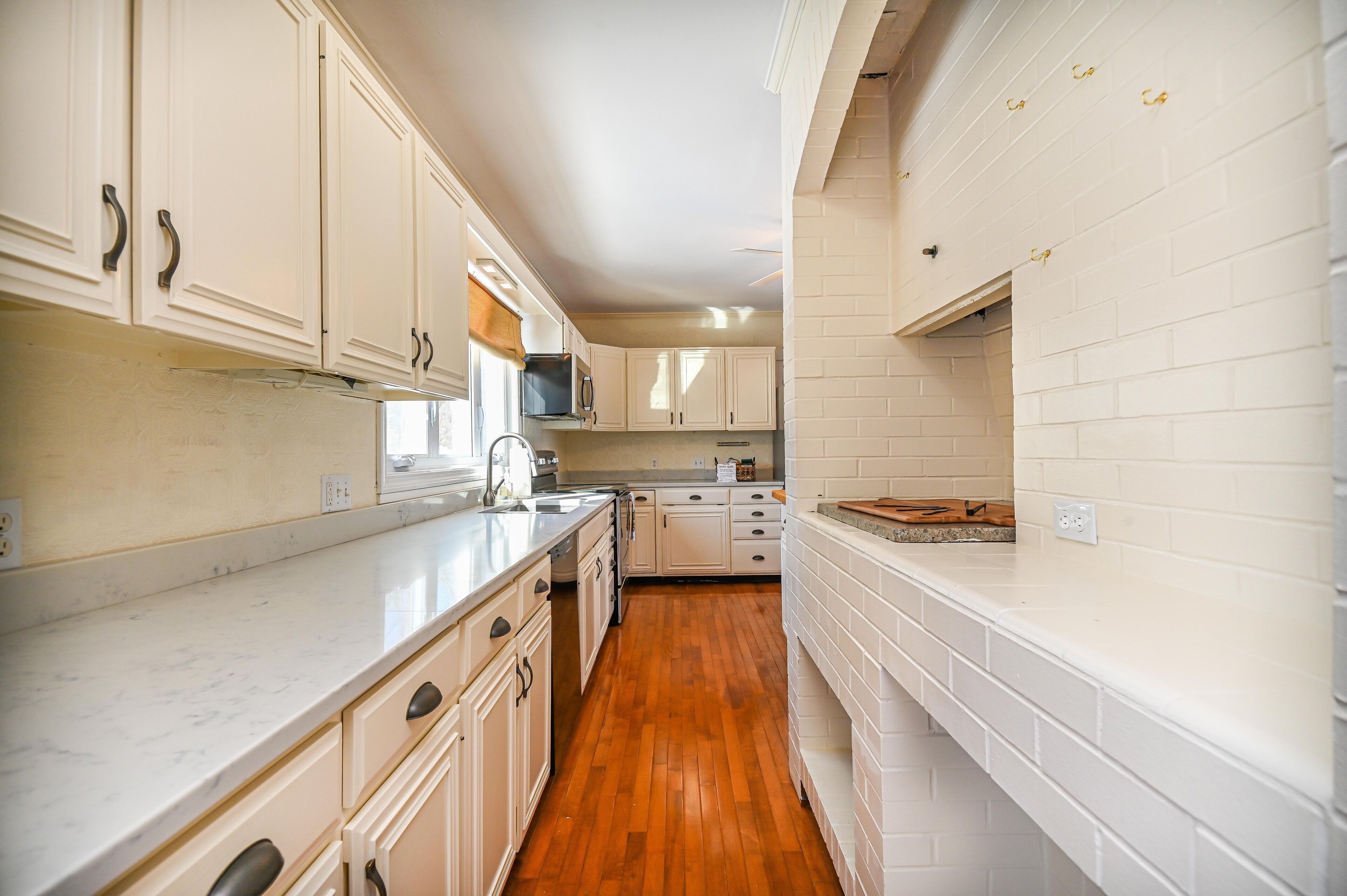 Sleeps 22! Walk to York Harbor Beach! Classic New England Home