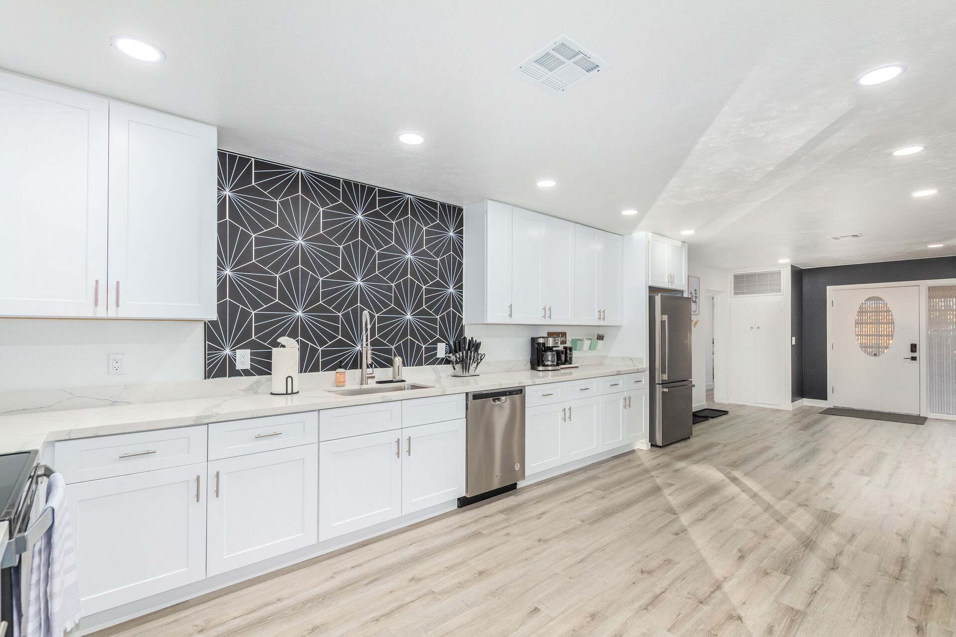 *FREE POOL HEAT*FUN-GCU*Pool*PuttPutt*Foosball*PingPong*CornHole