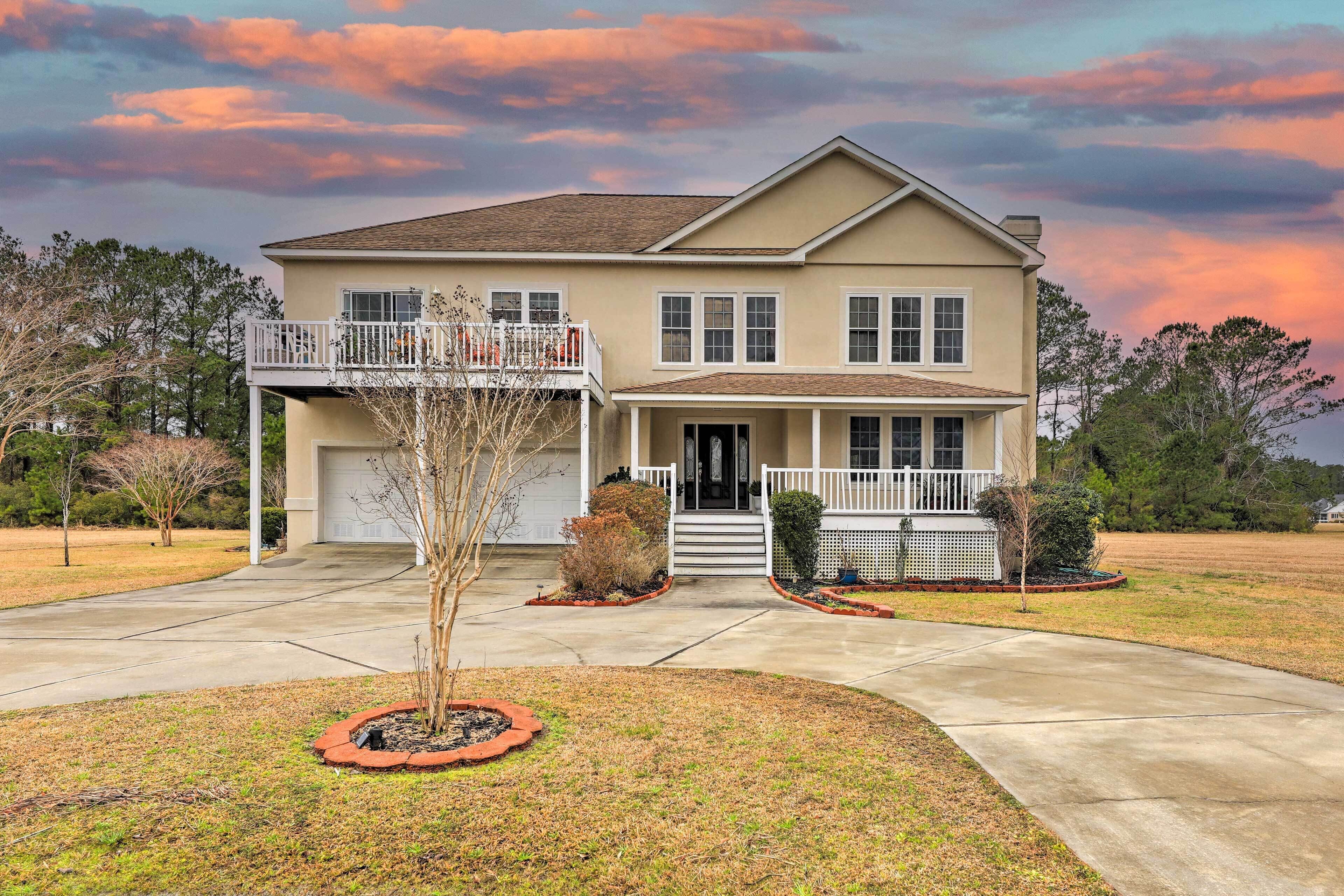 Spacious Oriental Home w/ Smith Creek Access!