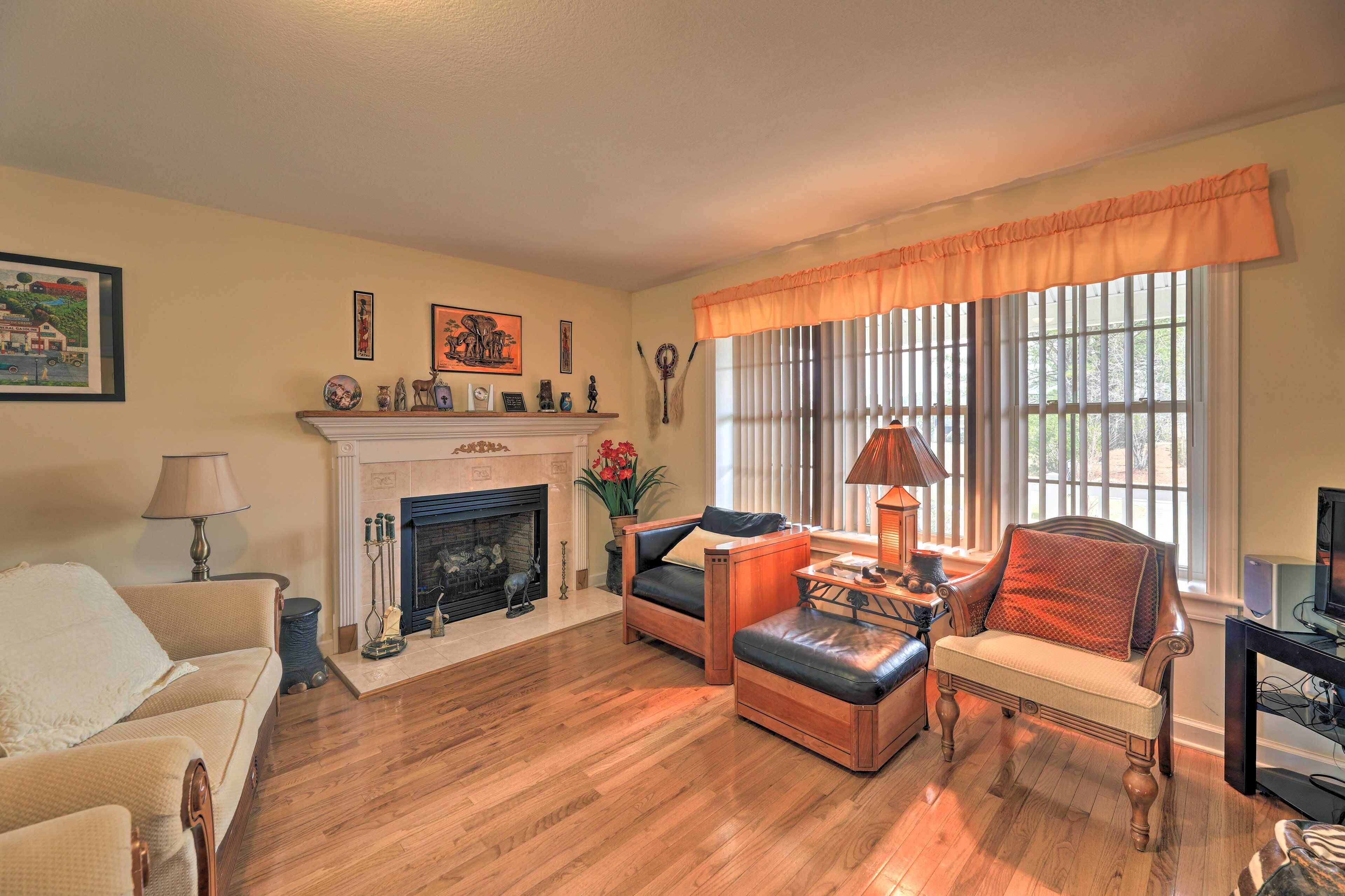 Spacious Oriental Home w/ Smith Creek Access!