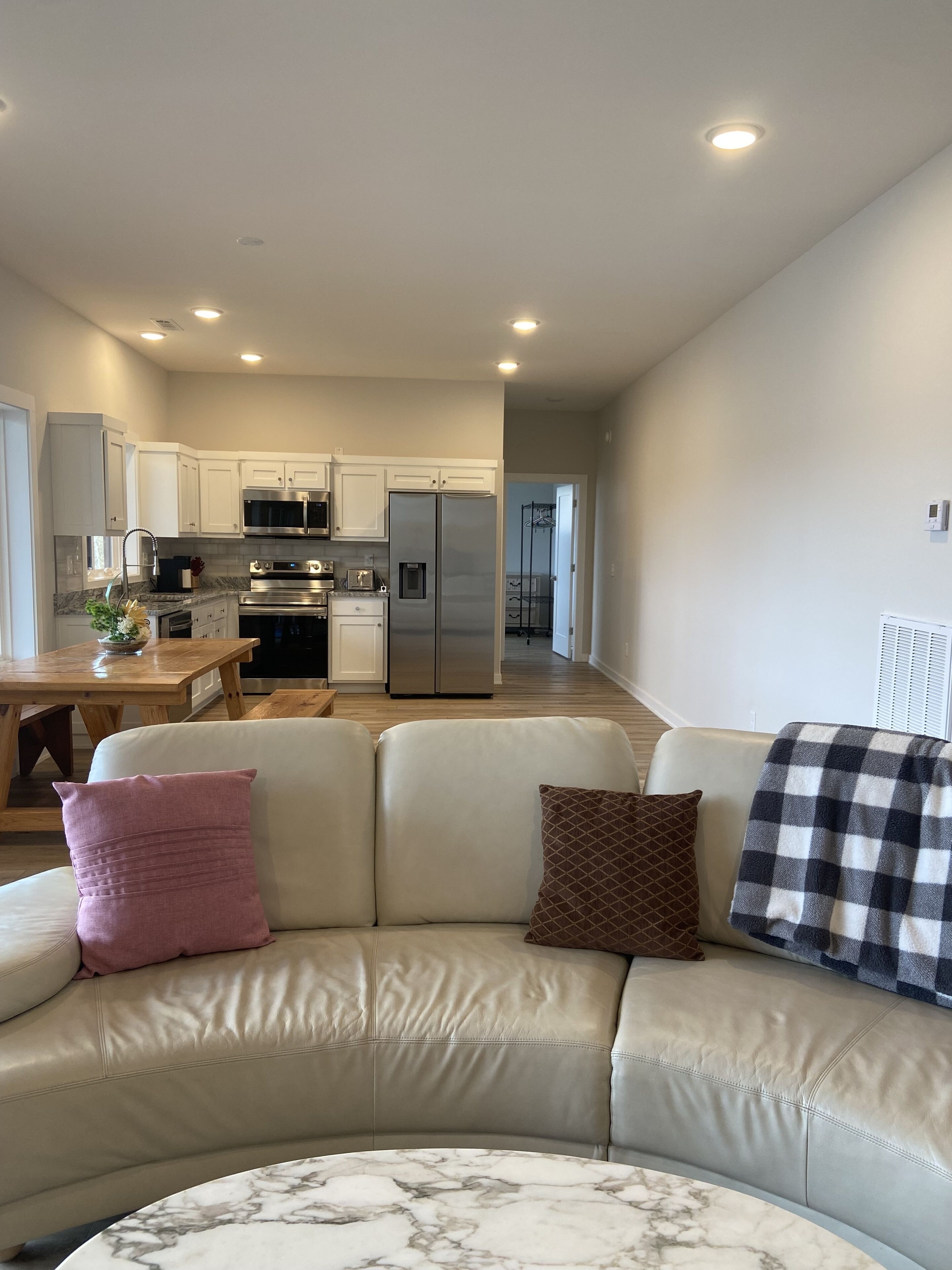 New home with lake side lower-level entry apartment, Near Buckingham Trail head