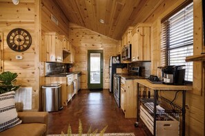 Fridge, microwave, oven, stovetop - Natures Gem-Cozy 1 Bedroom/Couple Getaway/Hot Tub/Perfect Location (Broken Bow)