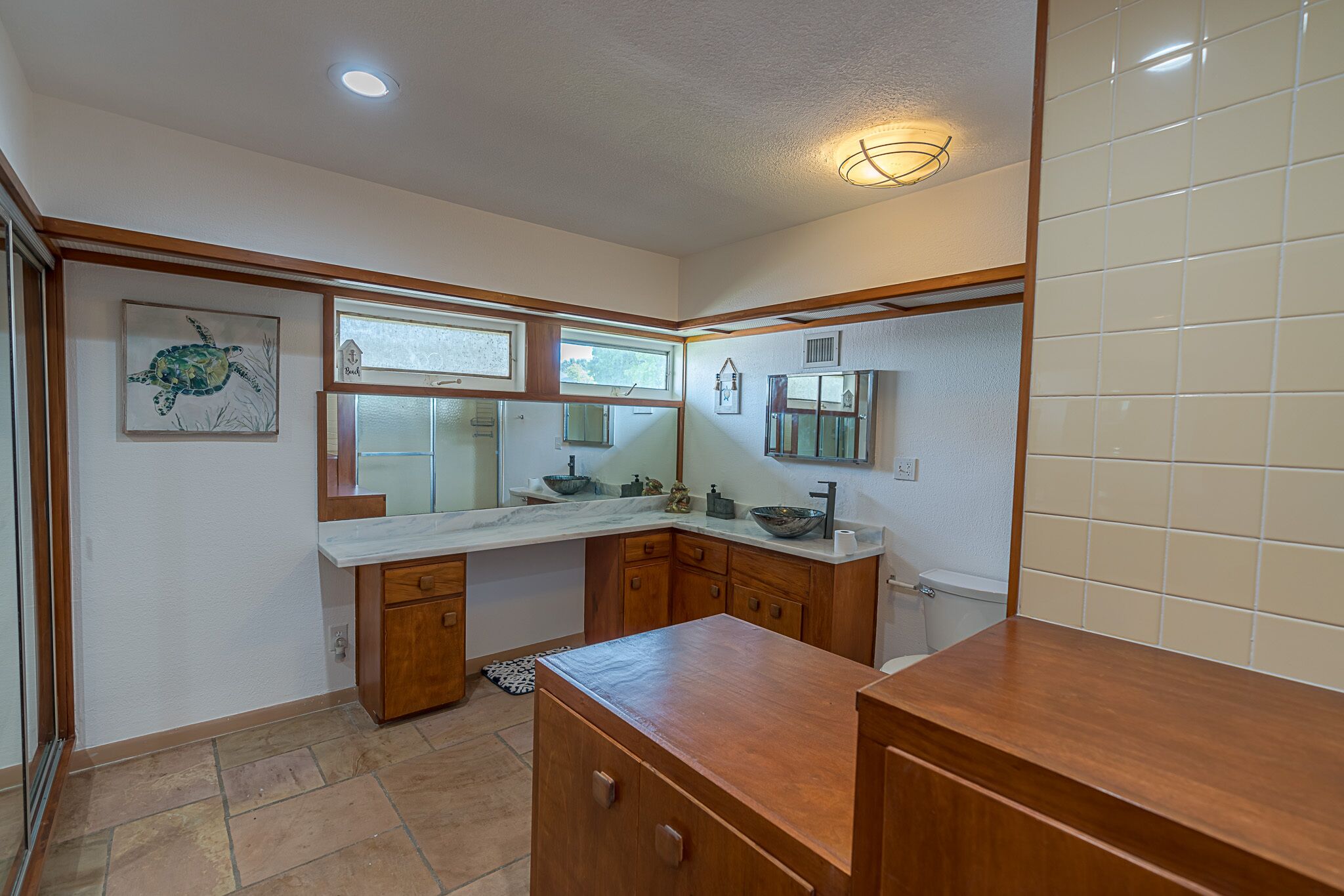 Salt Life -enjoy the courtyard in center of home! Perfect home for Mardi Gras🎉S