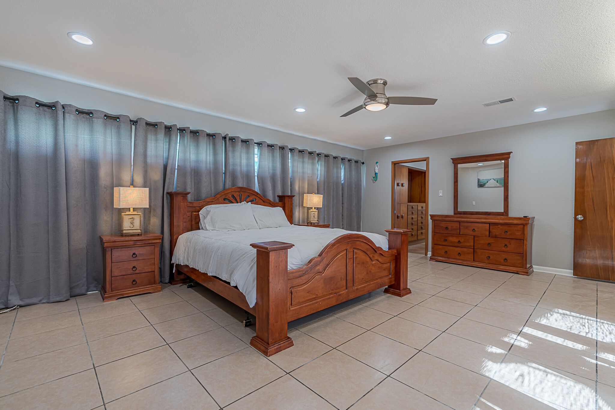 Salt Life -enjoy the courtyard in center of home! Perfect home for Mardi Gras🎉S