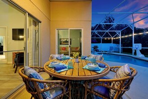 Outdoor dining