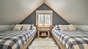 2 bedrooms, iron/ironing board, internet, bed sheets