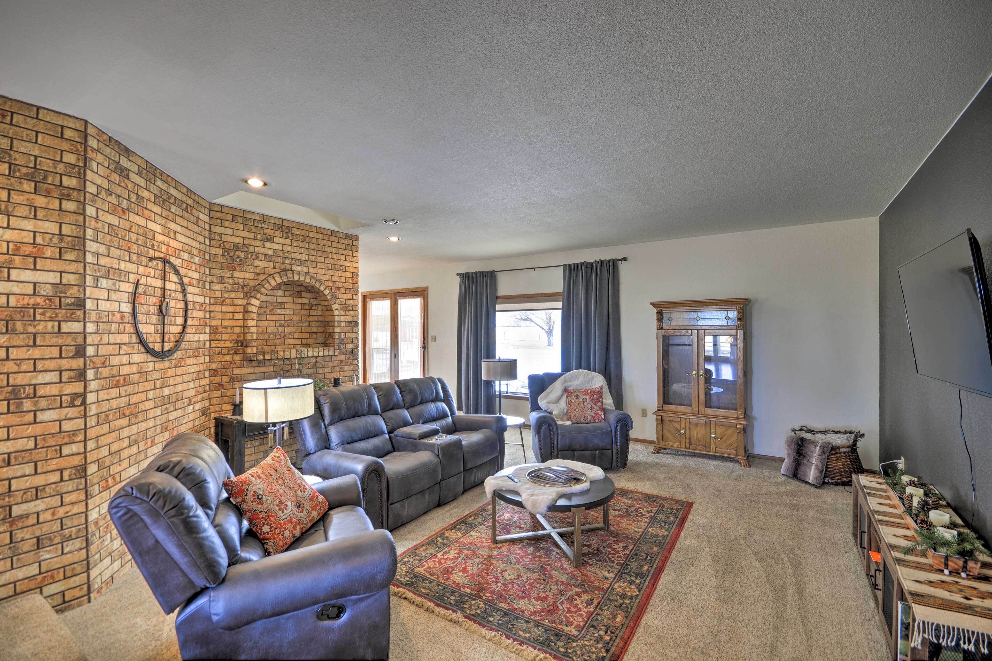 Charming Joliet Ranch House on a Working Farm