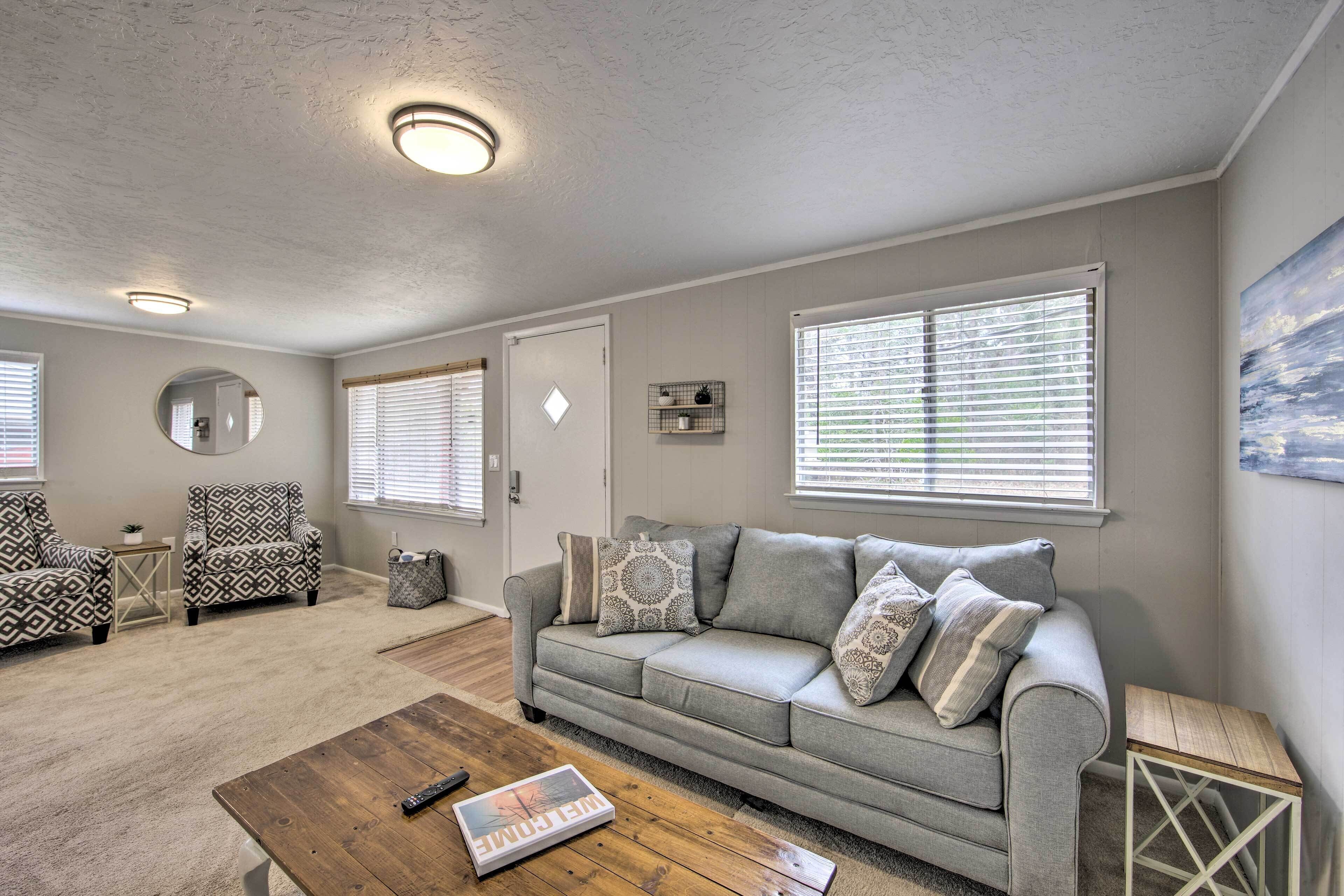 Jefferson Retreat w/ Backyard < 1 Mi to Lake!