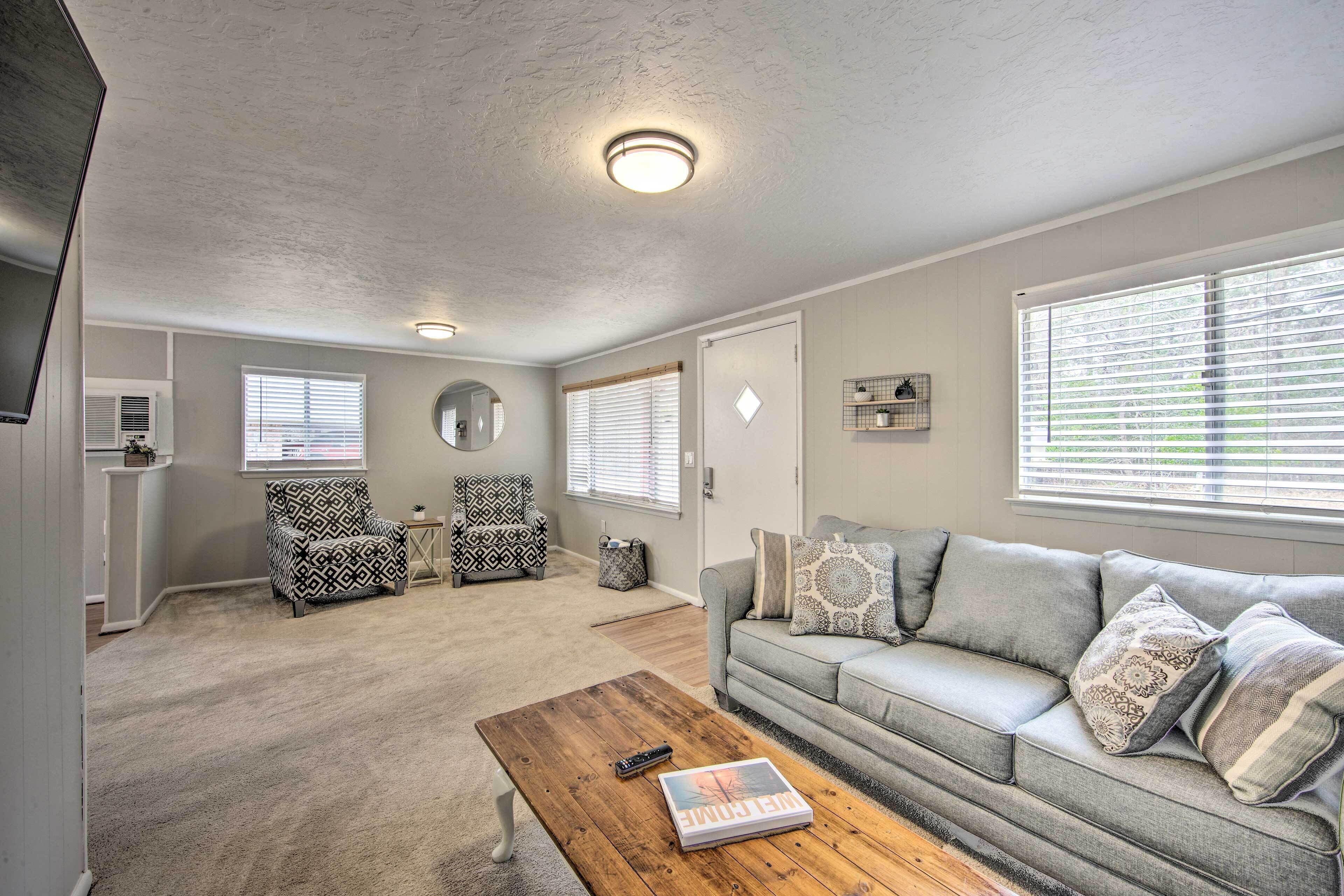 Jefferson Retreat w/ Backyard < 1 Mi to Lake!