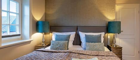 3 bedrooms, in-room safe, desk, iron/ironing board