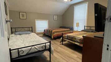 3 bedrooms, iron/ironing board, free WiFi, bed sheets
