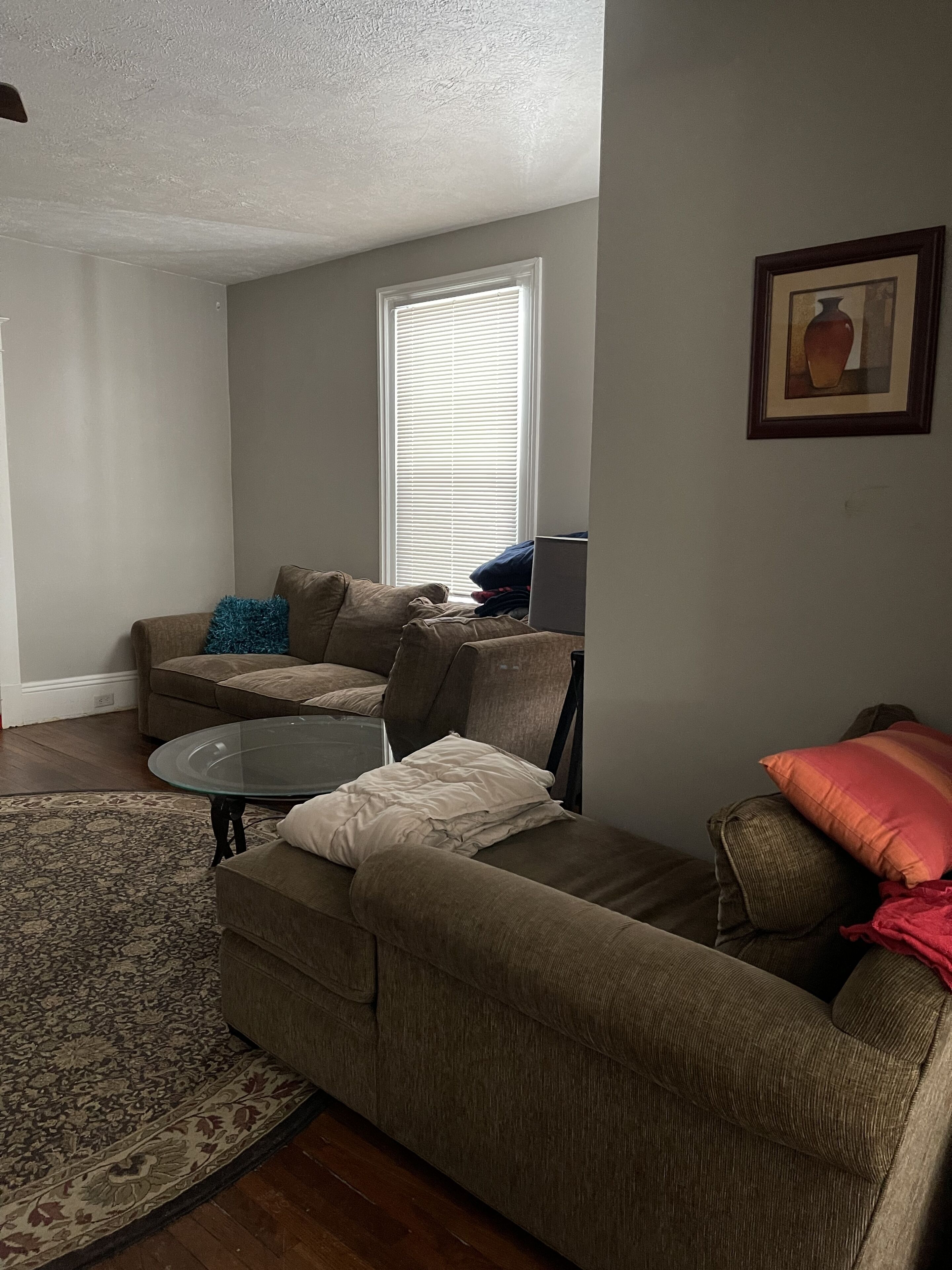 Large Farmhouse with large spacious rooms, 3 miles to downtown GR!