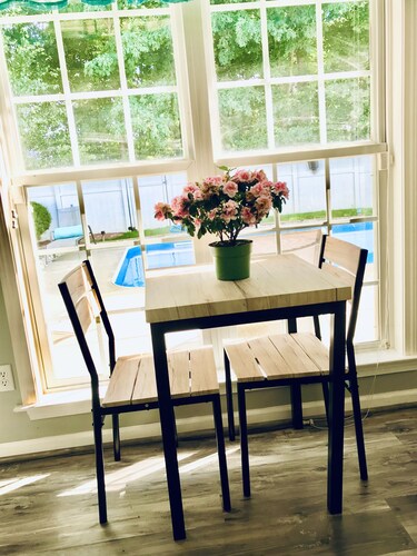 Mountain Retreat: Pool, Hot Tub & Spacious, Family-Friendly Comfort