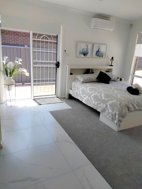 1 bedroom, desk, iron/ironing board, free WiFi