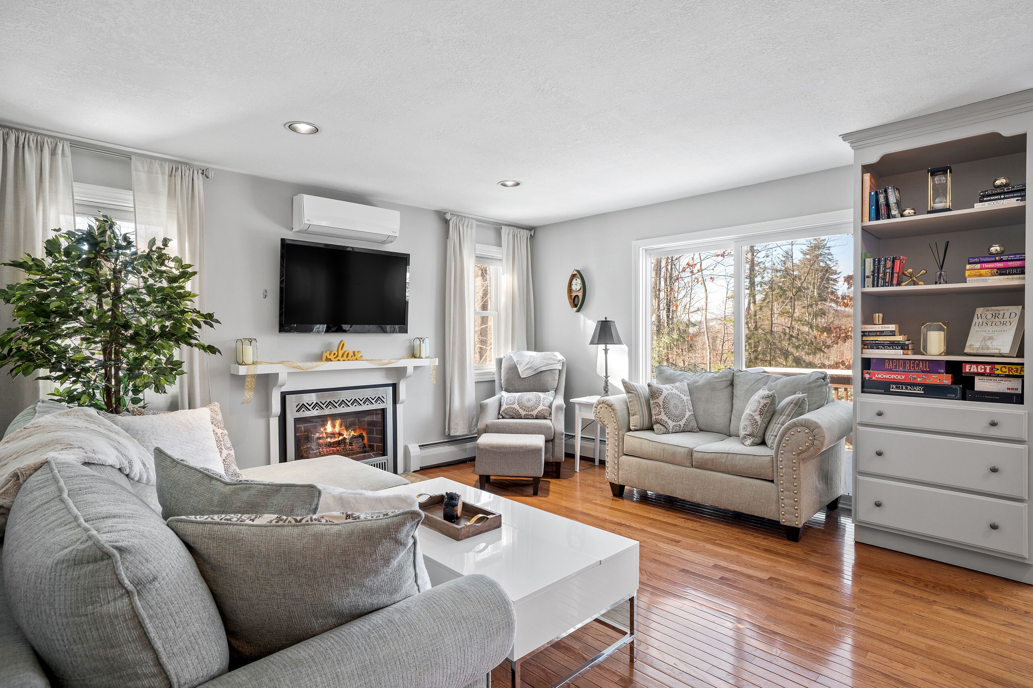 Lake Winni/Ski Oasis w/ Hot Tub + Pool by Weirs Beach