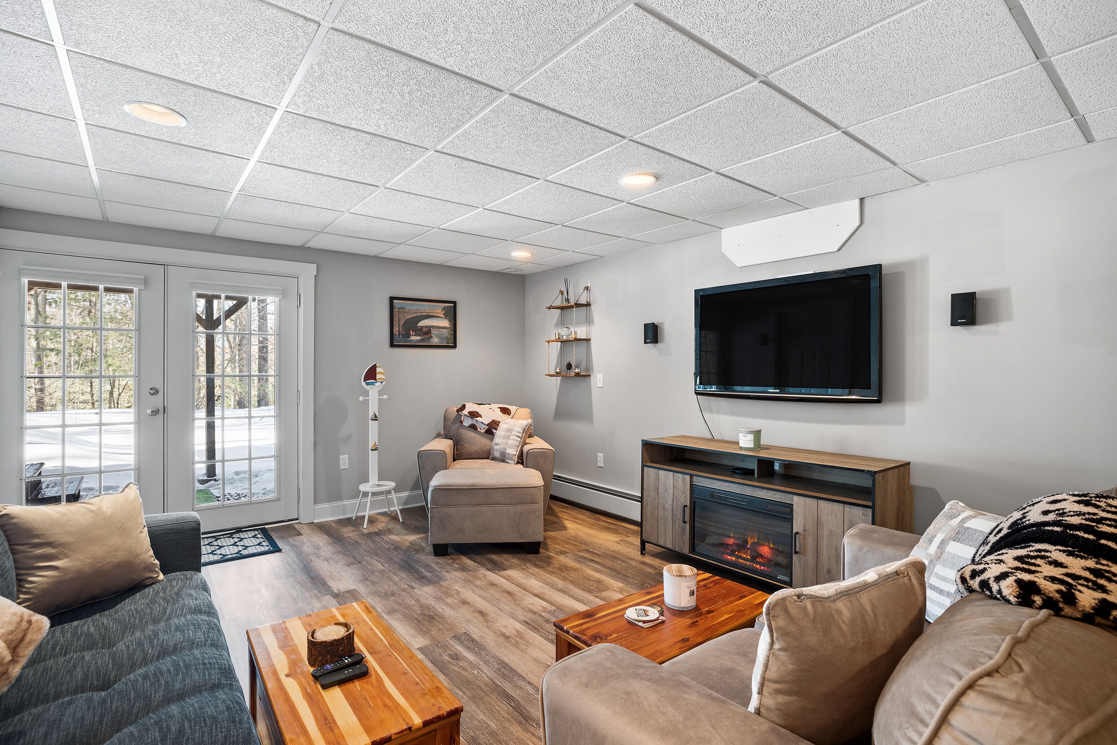 Lake Winni/Ski Oasis w/ Hot Tub + Pool by Weirs Beach