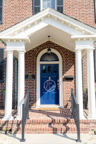 The Vine--4 Bedrooms 