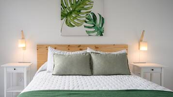 3 bedrooms, in-room safe, iron/ironing board, travel crib