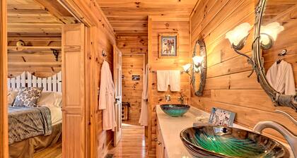 Upscale cabin in the north Ga. mountains on a peaceful pond. Pet friendly !