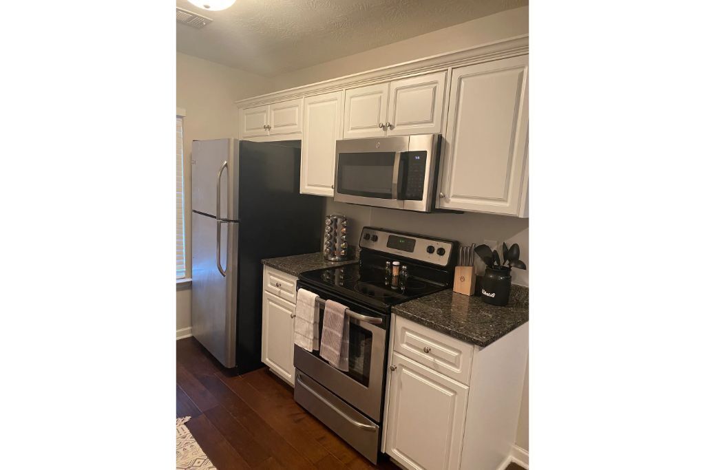 Entire Immaculate 2br/2ba in Amazing Location!!!