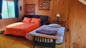 4 bedrooms, iron/ironing board, free WiFi, bed sheets