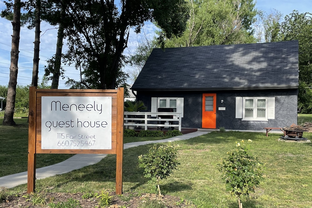 Cozy mid-century cottage