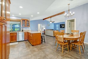House (1410 SW 18Th Ter) | Exterior - 1410 SW 18th Ter (Cape Coral)
