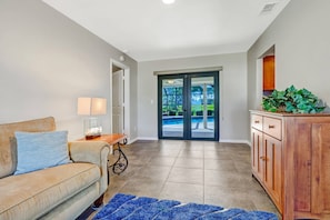 House (1410 SW 18Th Ter) | Exterior