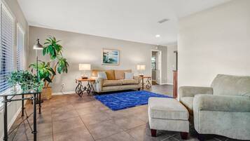 獨棟房屋 (1410 SW 18Th Ter) | 外觀