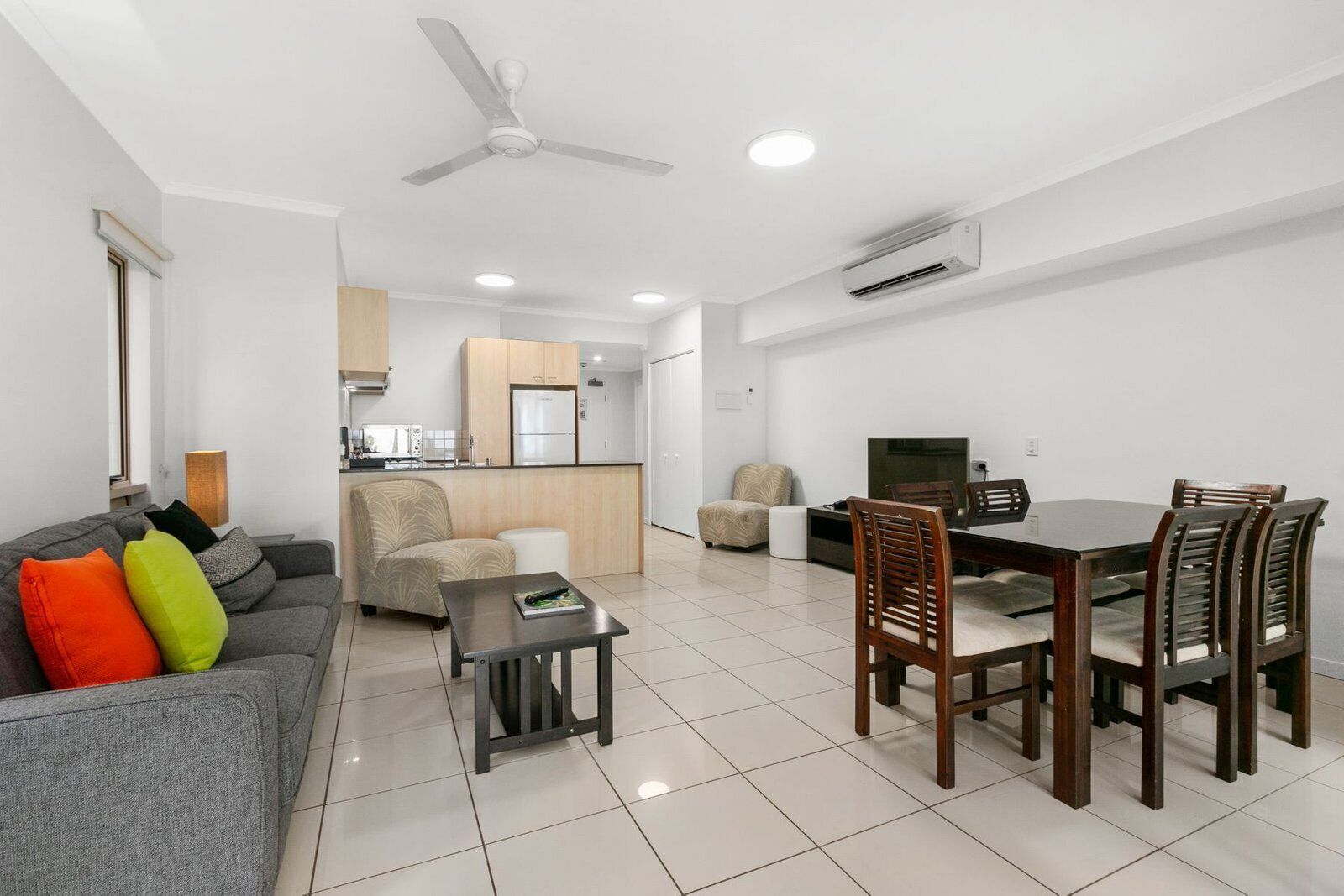 Palm Cove Oceanfront Resort Two-Bedroom Apartment — image 2