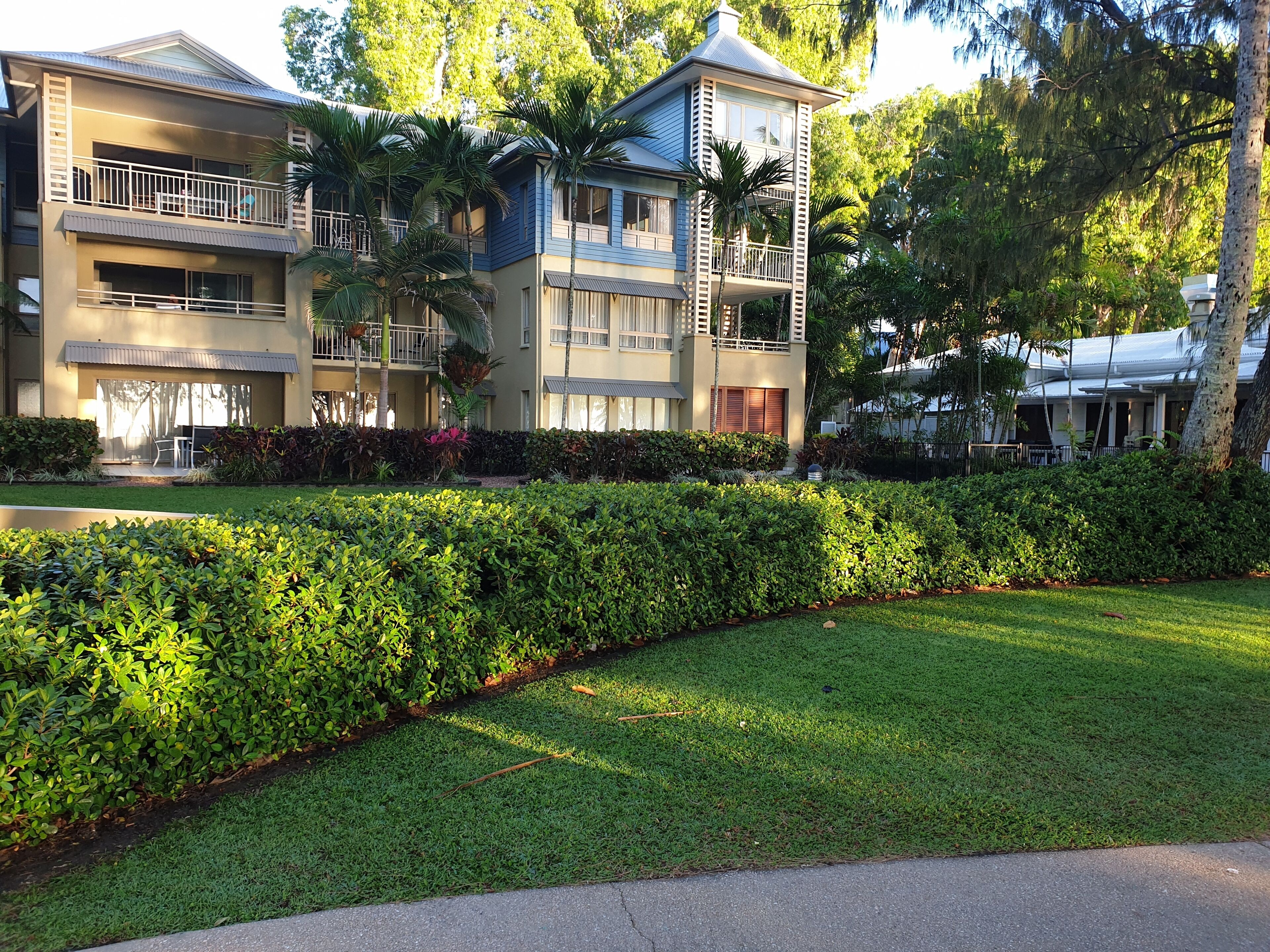 Palm Cove Oceanfront Resort Two-Bedroom Apartment — image 15