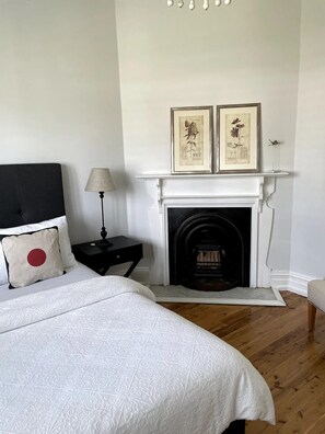 3 makuuhuonetta, silitysrauta/-lauta, vauvan matkasänky, ilmainen Wi-Fi