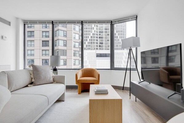 TV, stereo - Trendy Streeterville Studio w/ Deck & Pool, close to Beach, by Blueground (Chicago)