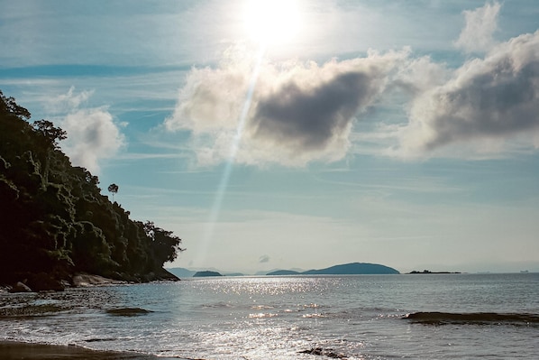 Privatstrand, Strandtücher, Strandbar