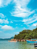 Private beach, beach towels, beach bar