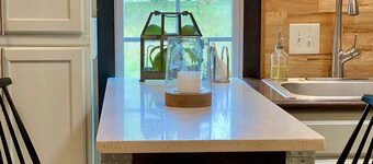 The Sea Shack--Perfect For Mardi Gras, Rodeo, Blocks Away From Boat Ramp And Bay