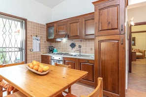 Frigorífic, forn, placa de cuina i rentaplats
