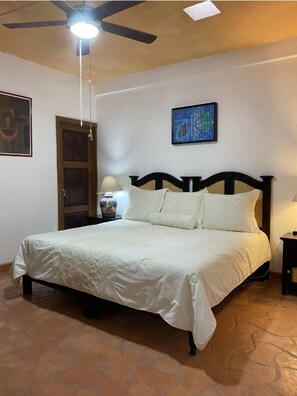 Premium-Doppelzimmer | Daunenbettdecken, kostenloses WLAN, Bettwäsche